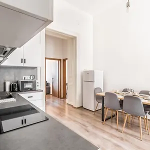 Lovely Urban Retreat - Apartment